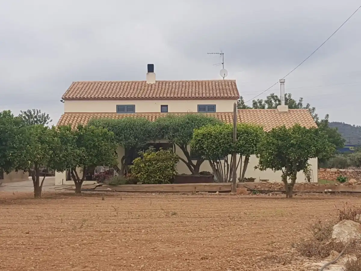 Vista exterior de Finca rústica en venda en Roda de Berà amb Aire condicionat, Calefacció i Jardí privat