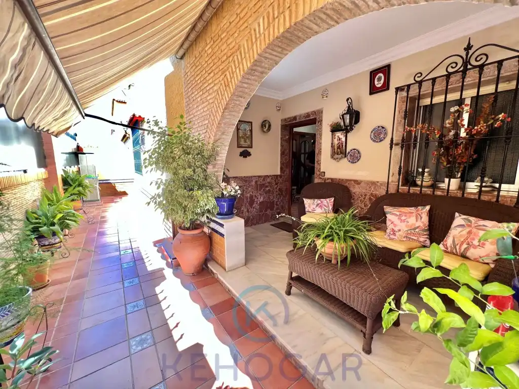 Terrace of Houses for sale in Dos Hermanas