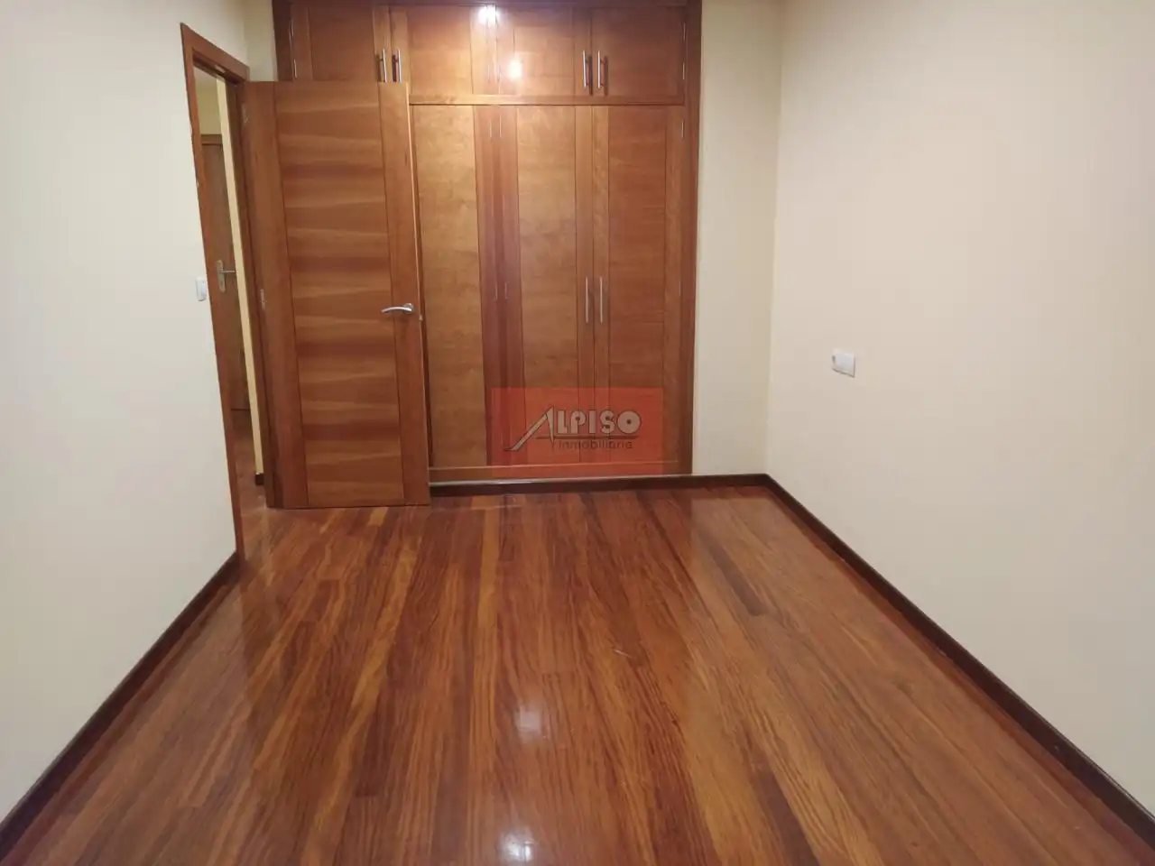 Bedroom of Apartments for rent in Ourense Capital   with Heating, Parquet flooring and Terrace