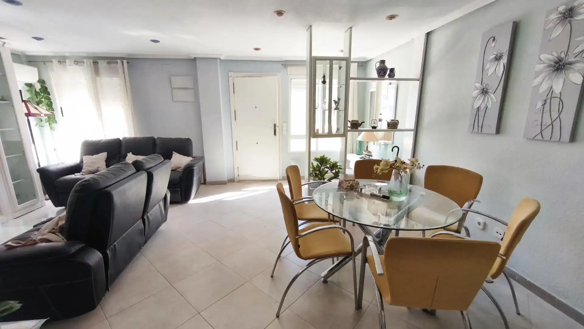 Sala d'estar de Casa adosada en venda en Santa Pola amb Aire condicionat i Balcó