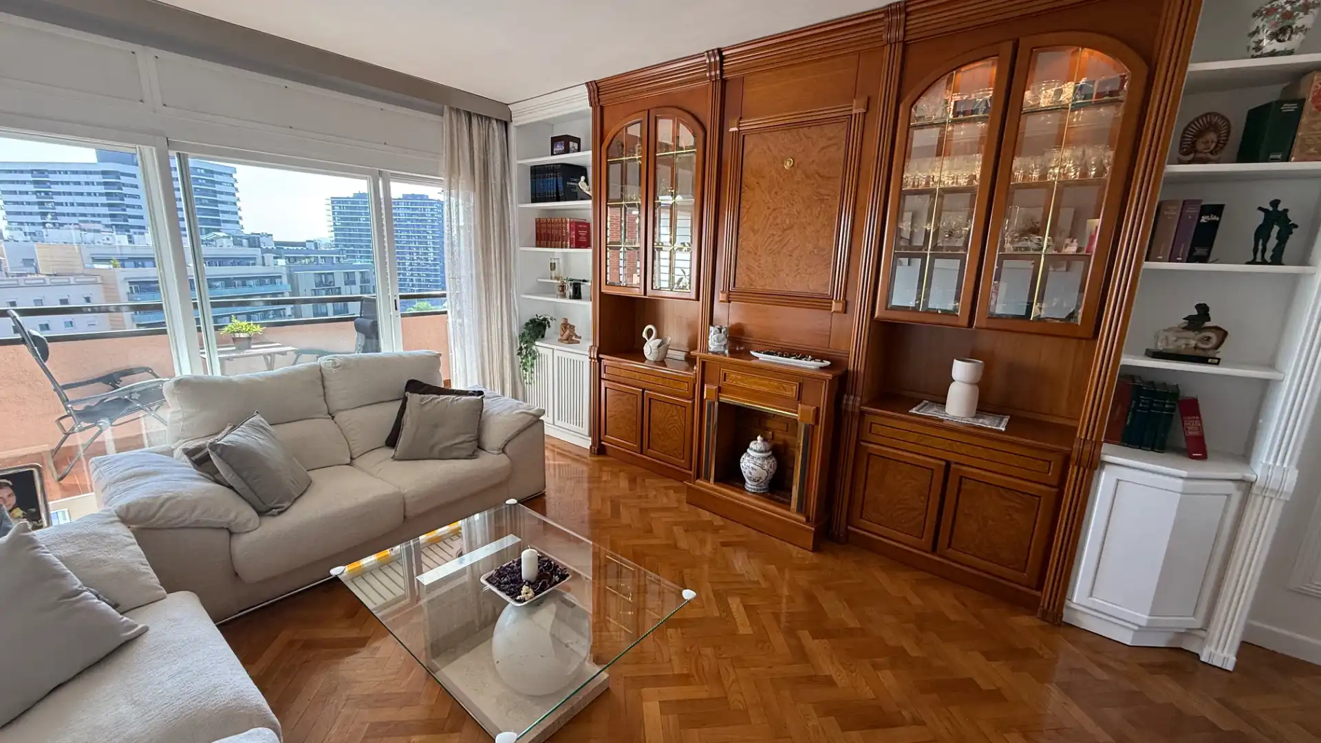 Living room of Flat for sale in Barcelona  with Air Conditioner, Heating and Parquet flooring