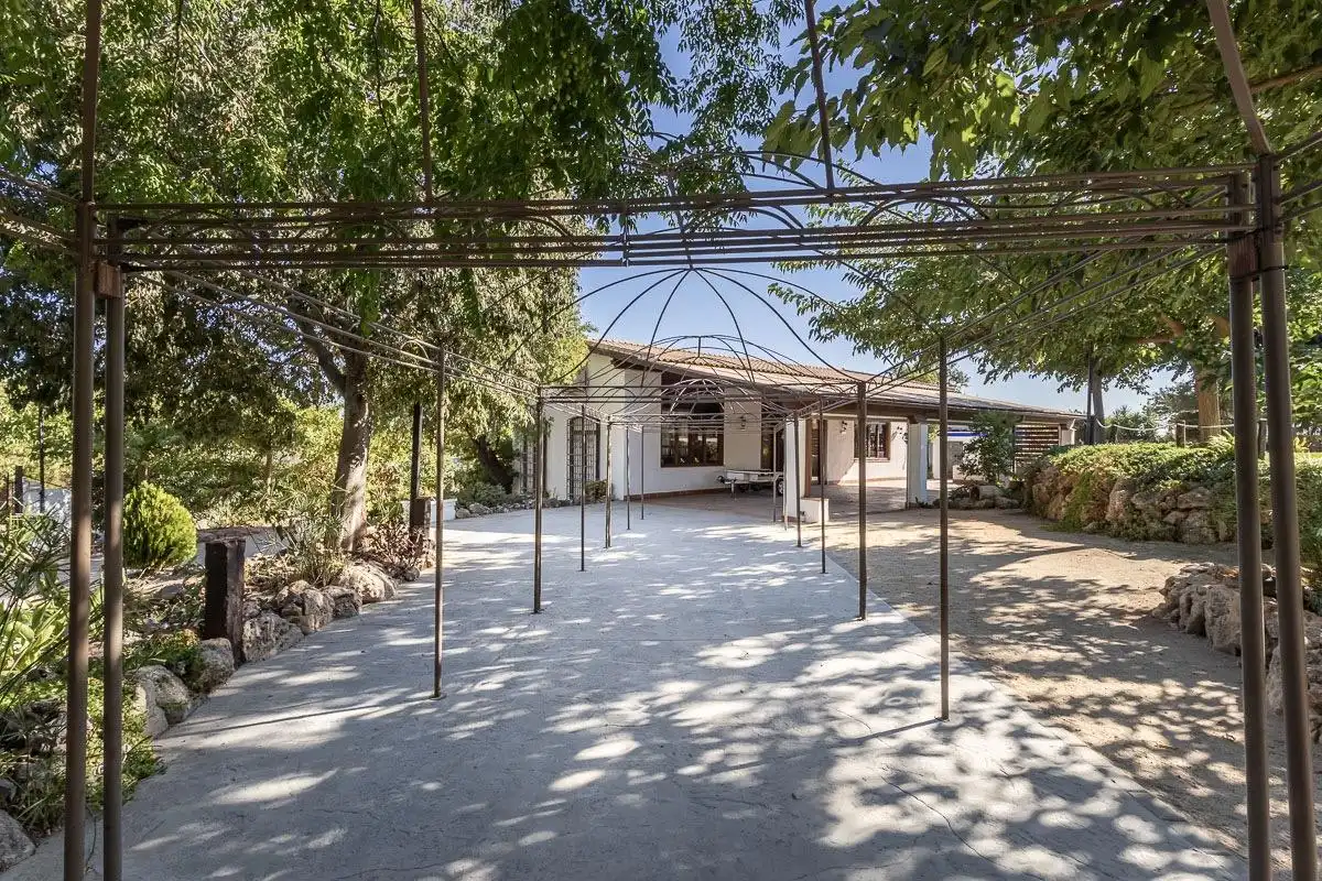 Detached house with pool for sale in Íllora