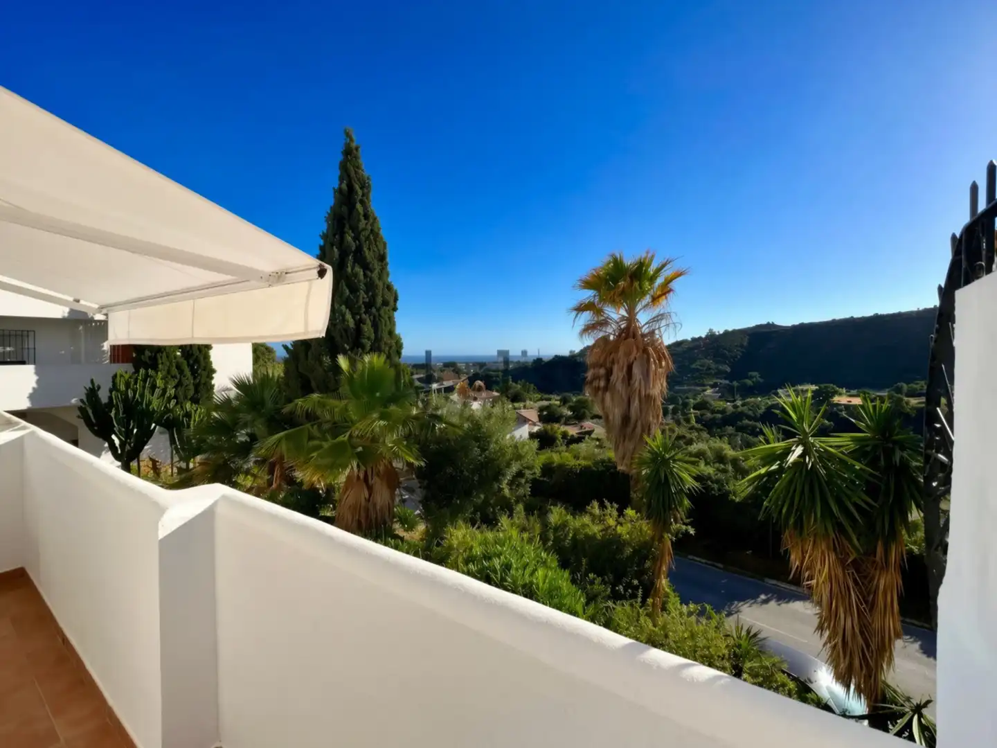 Exterior view of Ground floor for sale in Estepona  with Terrace, Storage room and Furnished