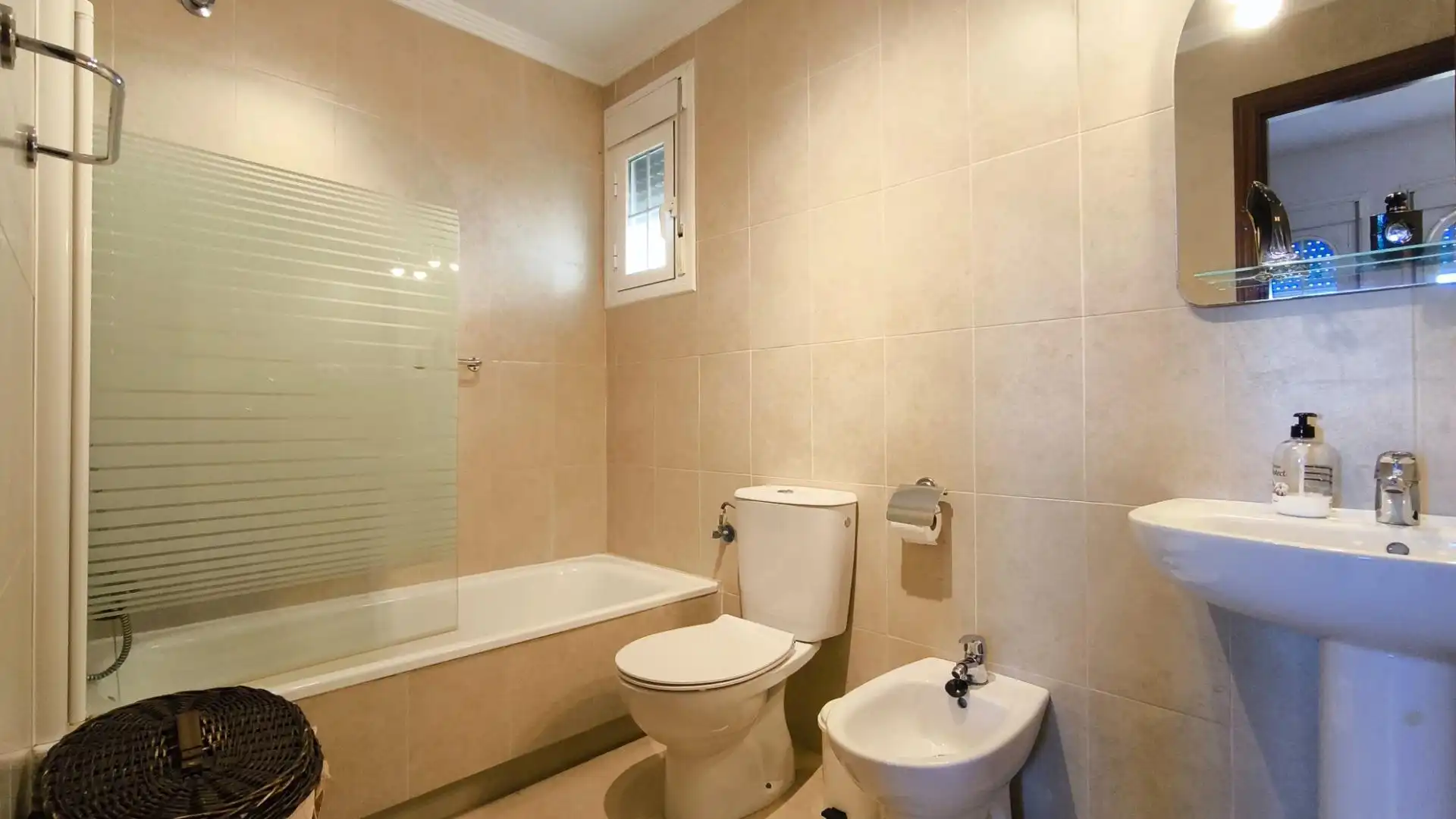 Baño de Apartamento en venta en Ayamonte con Terraza, Amueblado y Piscina comunitaria