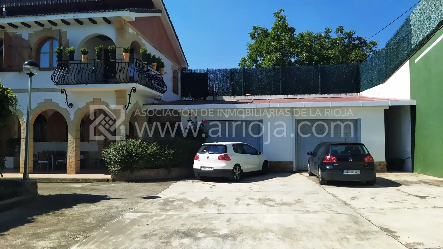 Vista exterior de Casa o chalet en venta en Nalda con Calefacción, Terraza y Piscina