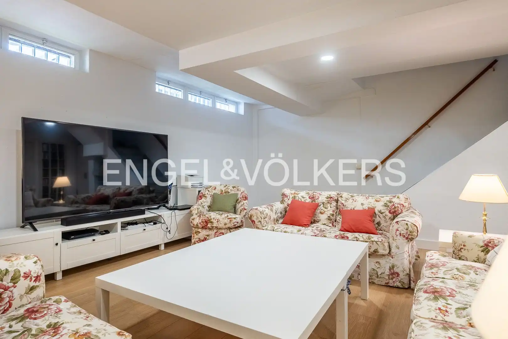 Houses for sale in Sevilla  with Air Conditioner, Heating and Private garden