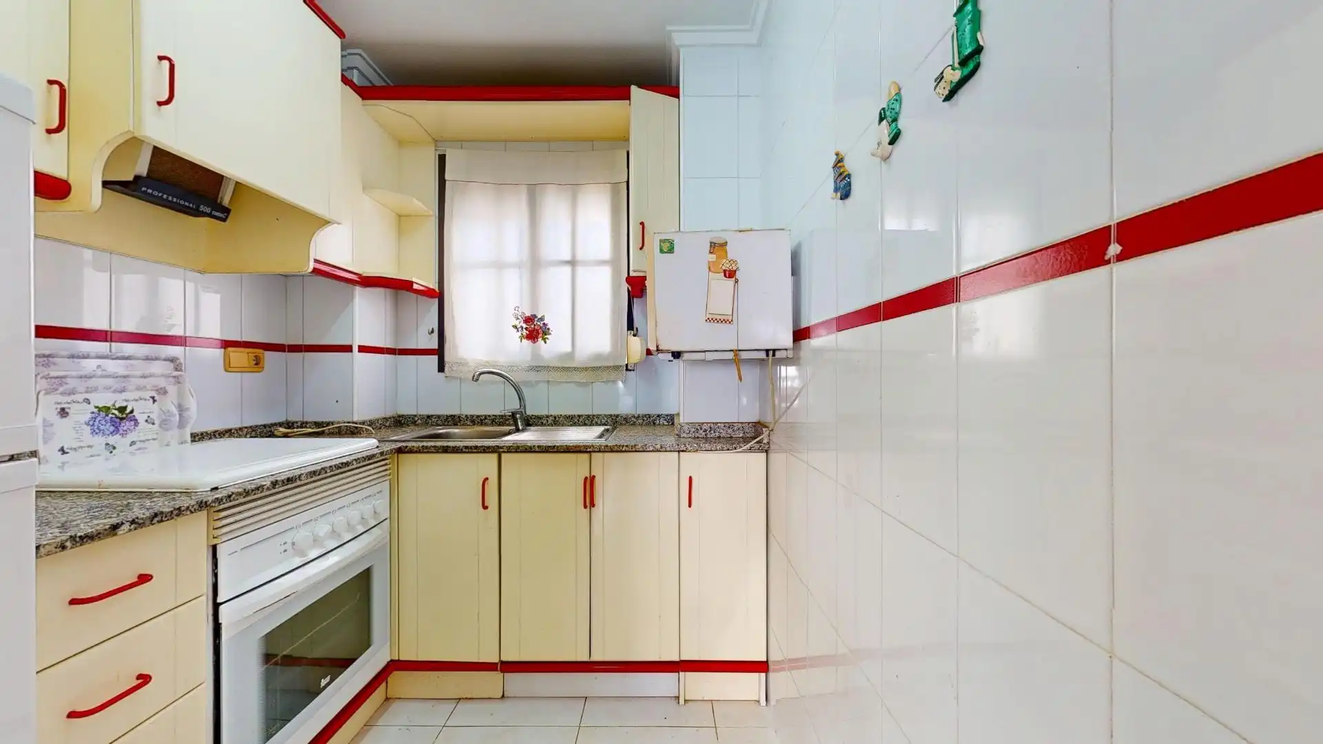 Cuina de Apartament en venda en Orihuela amb Aire condicionat, Jardí privat i Terrassa