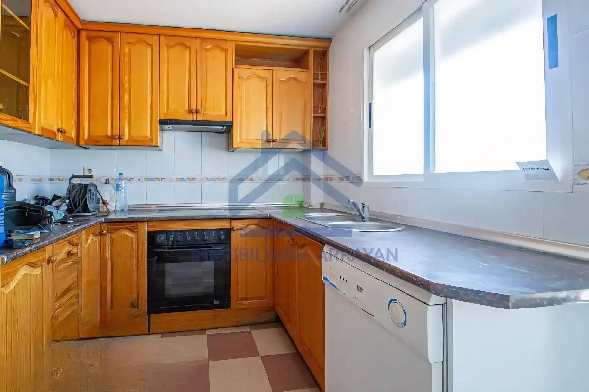 Kitchen of Houses for sale in Churriana de la Vega  with Air Conditioner, Heating and Terrace