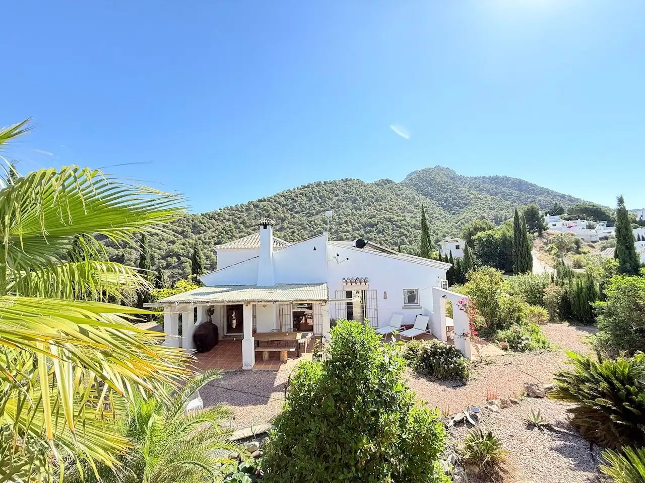 Vista exterior de Casa o xalet en venda en Frigiliana amb Aire condicionat, Calefacció i Jardí privat