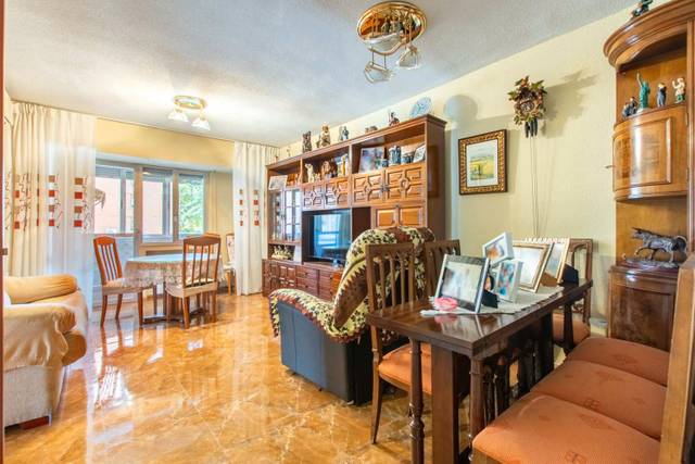 Piso en Venta en Calle de la Alegría de la Huerta en Los Ángeles