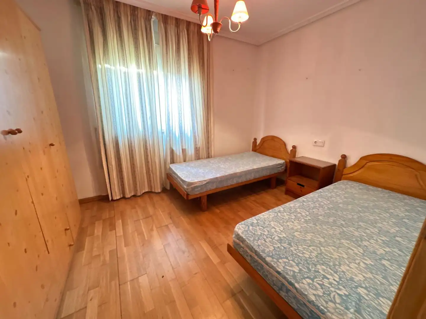 Habitación de Ático en venta en Santa Marta de Tormes con Calefacción, Terraza y Amueblado