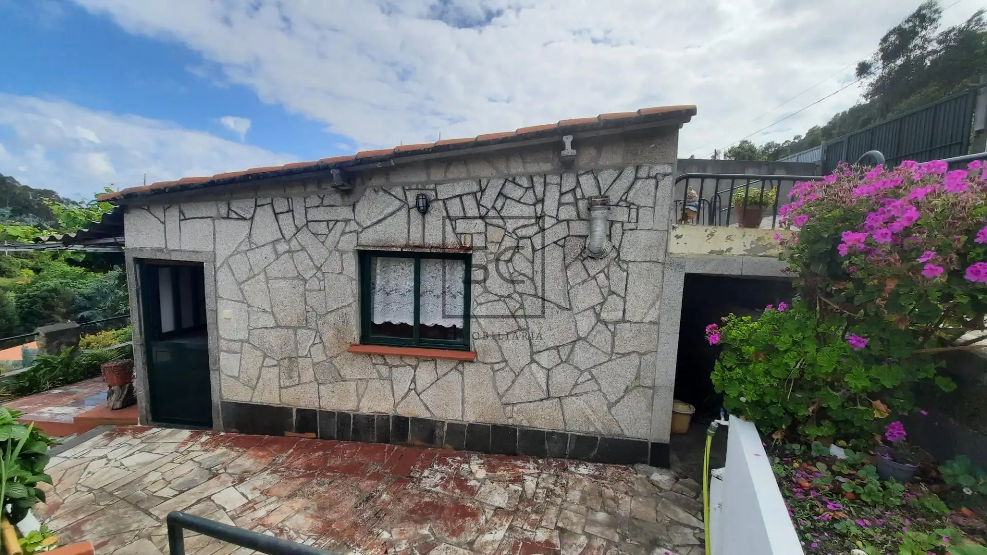 Außenansicht von Haus oder Chalet zum Verkauf in Ferrol mit Heizung und Privatgarten