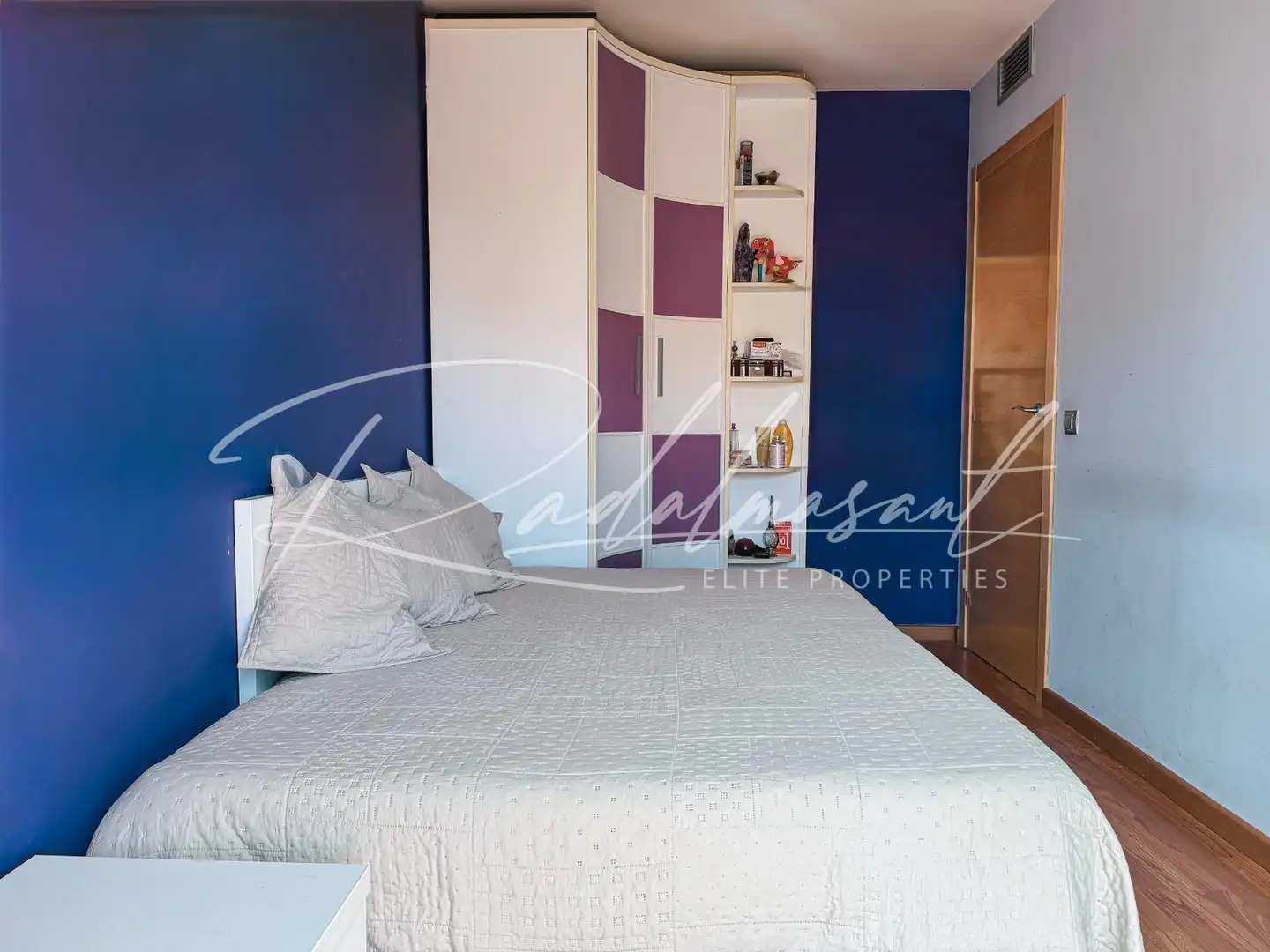 Schlafzimmer von Einfamilien-Reihenhaus zum Verkauf in Perafort mit Klimaanlage, Privatgarten und Parkett