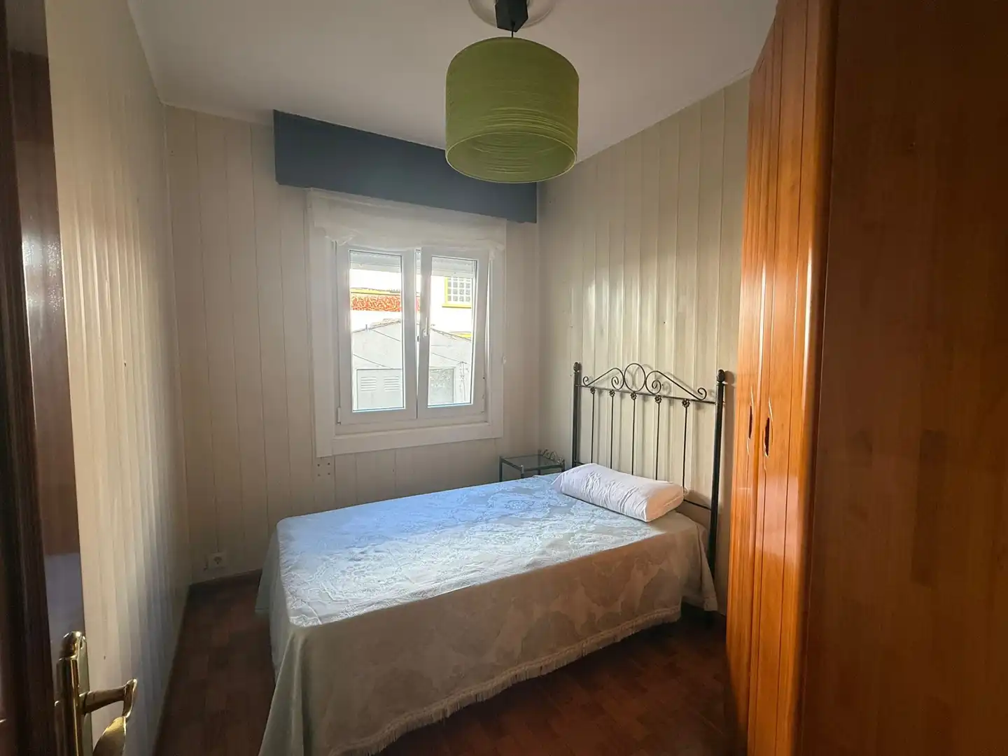Habitación de Piso de alquiler en Ferrol con Amueblado