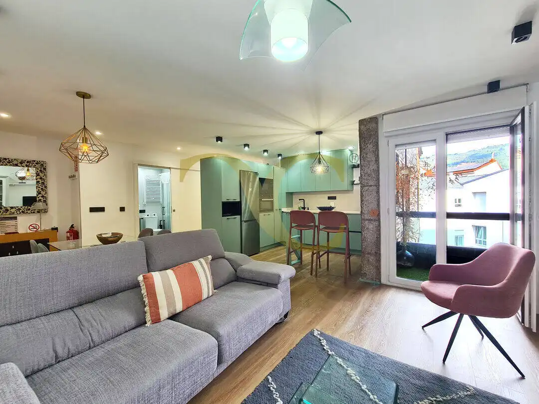 Wohnzimmer von Wohnung zur Miete in Oviedo  mit Heizung, Terrasse und Möbliert