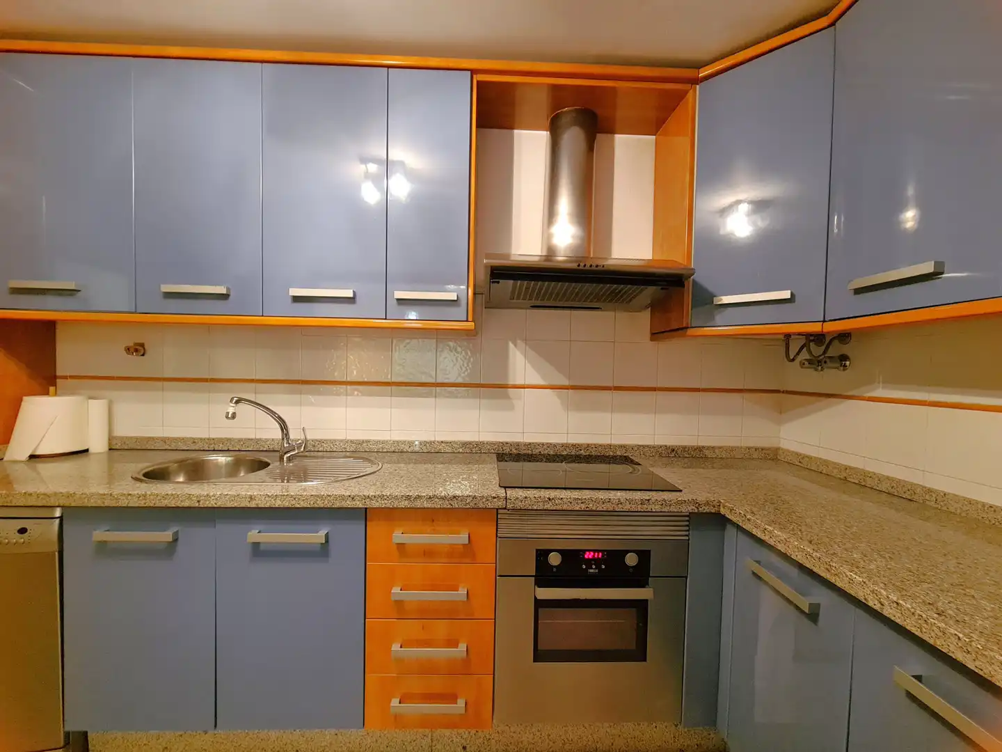 Cuina de Apartament en venda en Sotogrande amb Jardí privat, Terrassa i Moblat