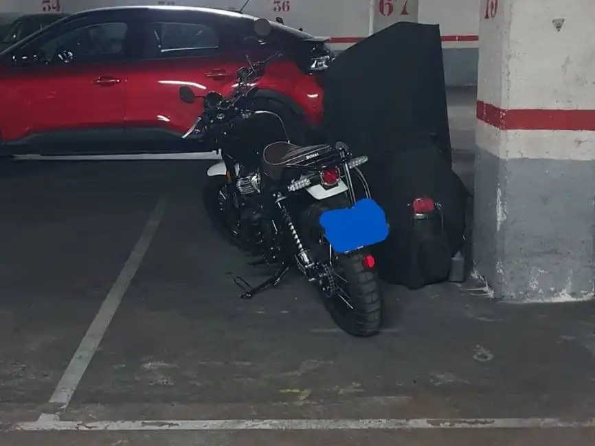 Parkplatz von Garage zur Miete in Barcelona mit Alarm
