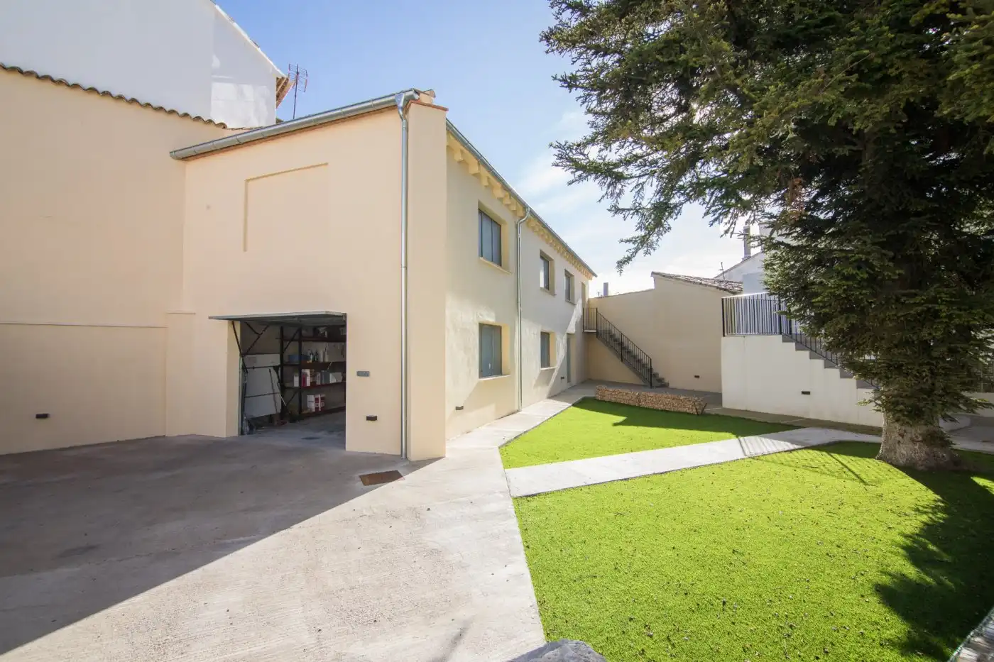 Vista exterior de Casa o xalet en venda en Cocentaina amb Calefacció, Jardí privat i Terrassa