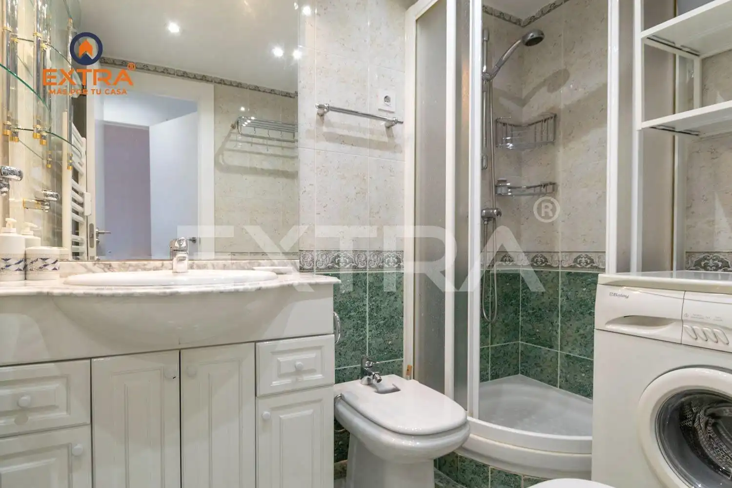 Baño de Piso en venta en Madrid con Aire acondicionado, Calefacción y Jardín privado