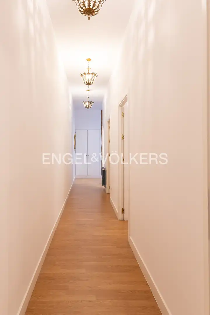 Wohnung zum Verkauf in Madrid mit Klimaanlage, Heizung und Parkett