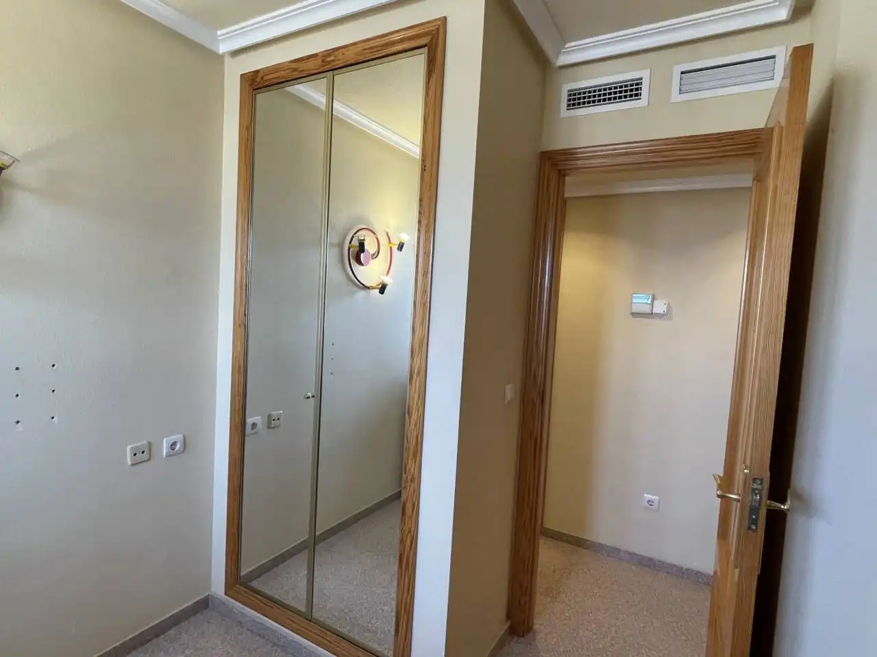 Flat for rent in El Campello  with Air Conditioner, Heating and Alarm