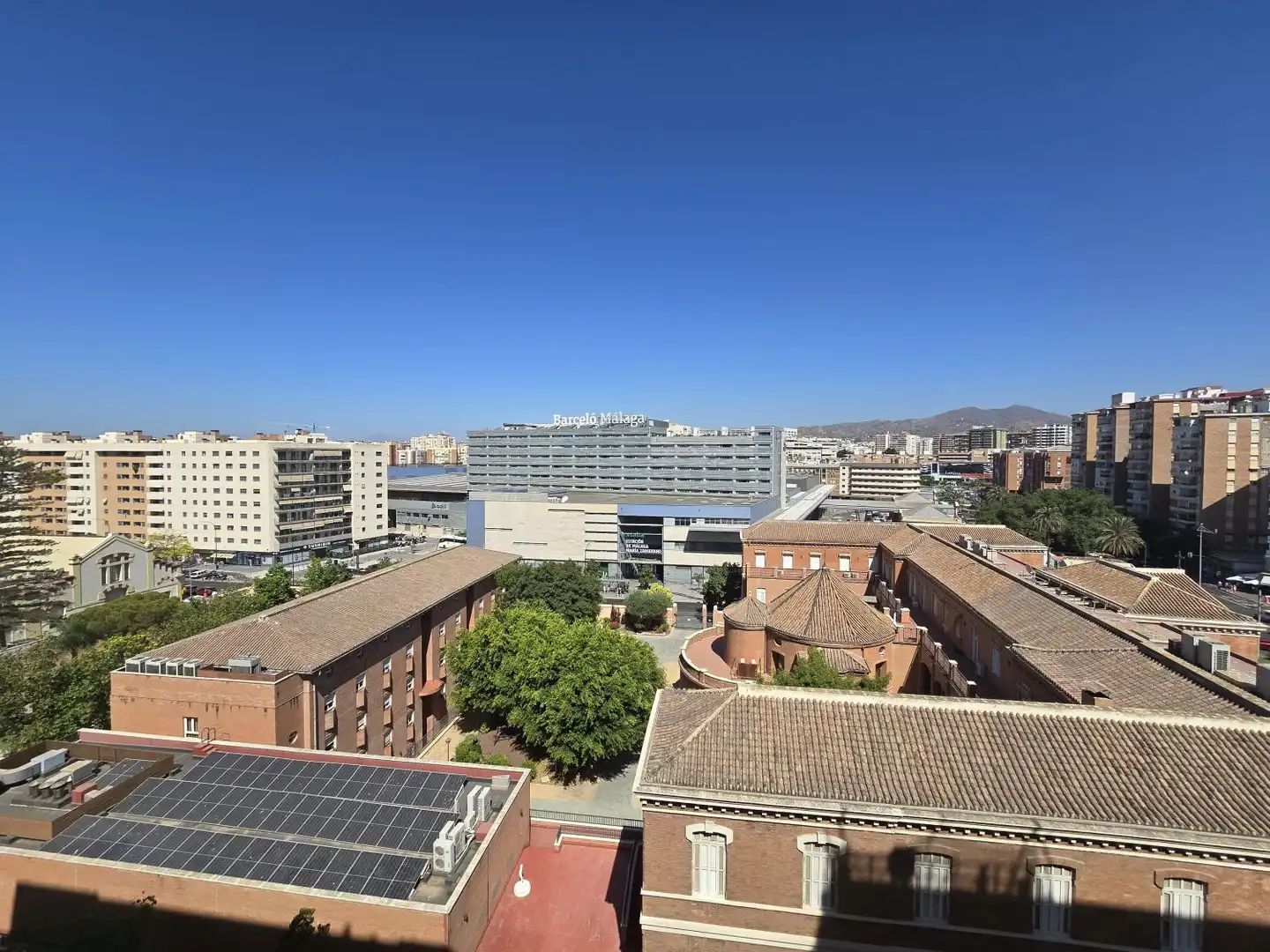 Vista exterior de Piso en venta en Málaga con Terraza