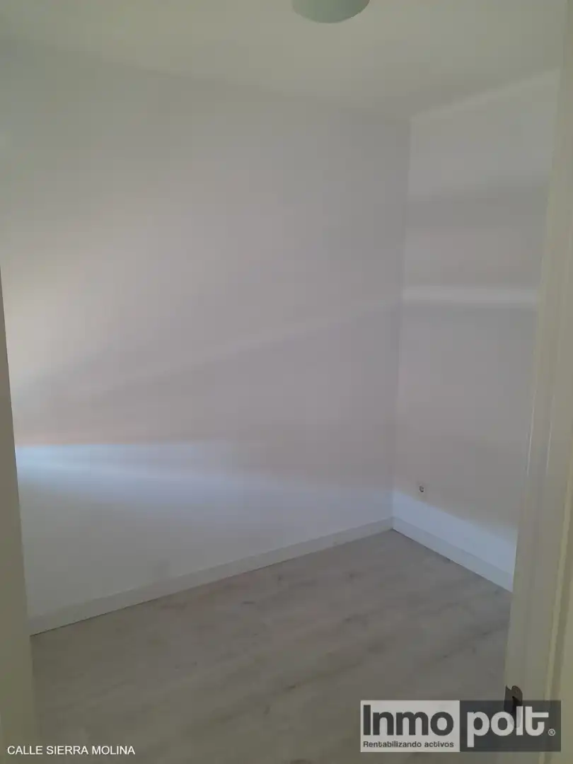 Habitación de Piso en venta en Madrid con Calefacción, Horno y Lavadora