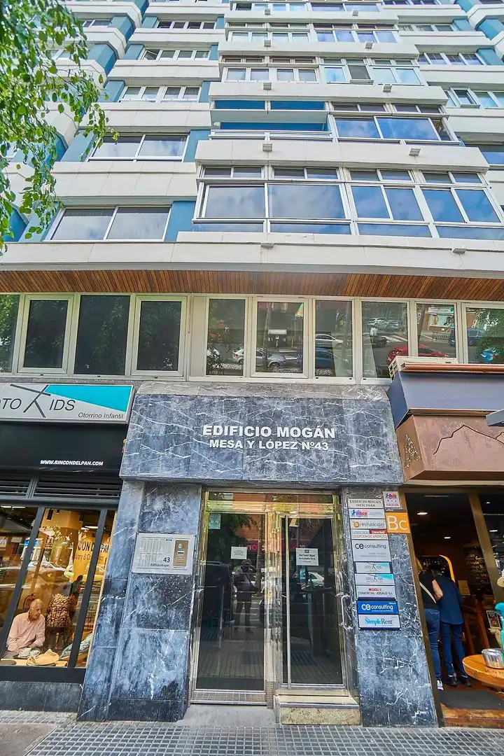 Vista exterior de Oficina en venta en Las Palmas de Gran Canaria con Aire acondicionado, Trastero y Amueblado