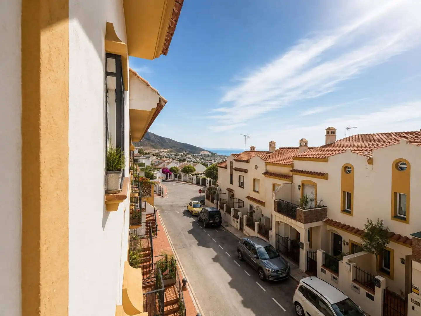 Vista exterior de Casa adosada en venda en Benalmádena amb Aire condicionat i Terrassa