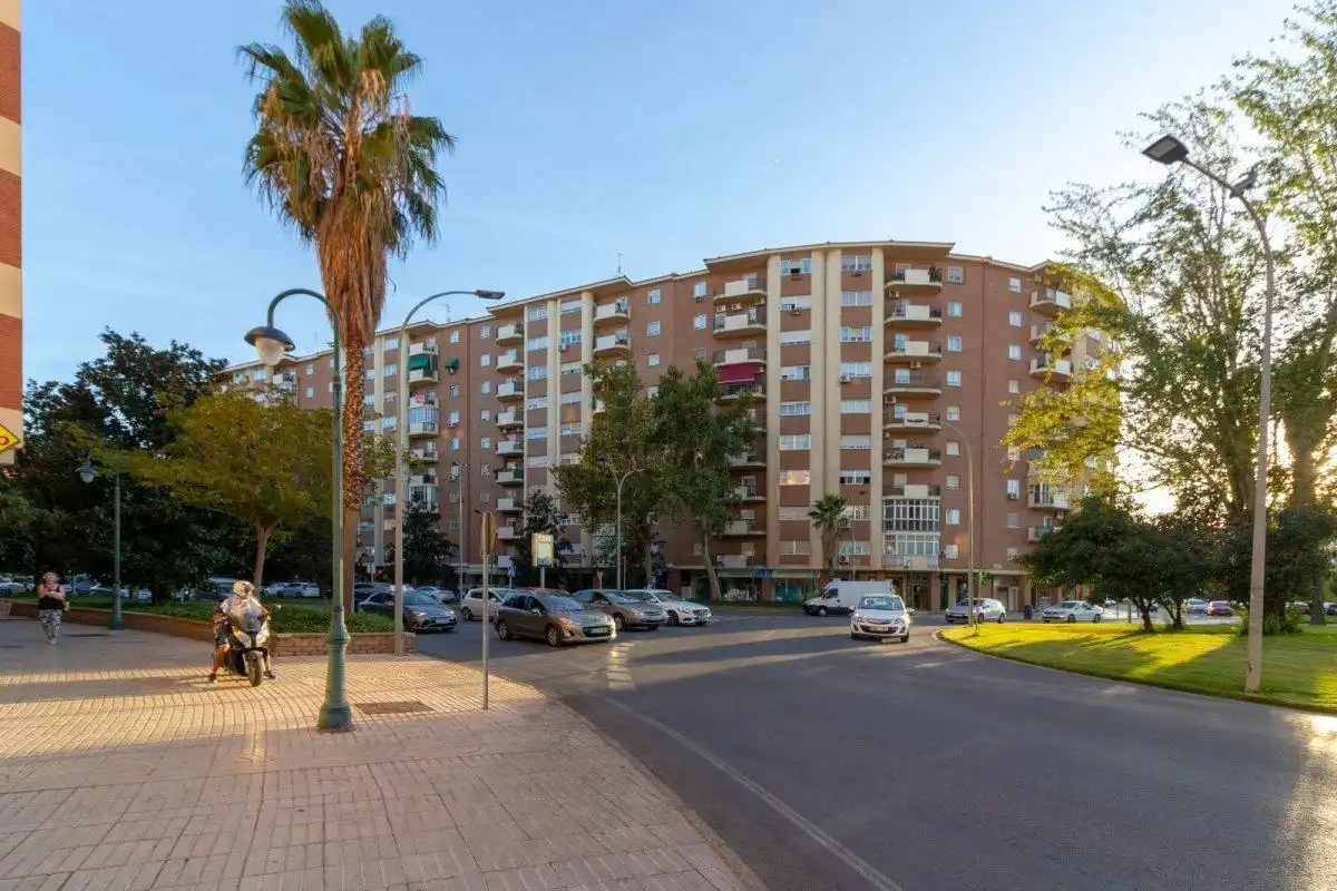 Vista exterior de Piso de alquiler en Badajoz con Amueblado y Balcón