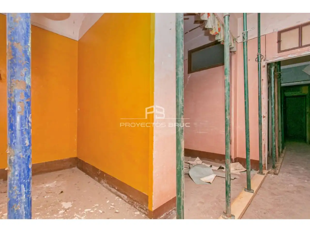 Reihenhaus zum Verkauf in Nucli Urbà, imagen 3