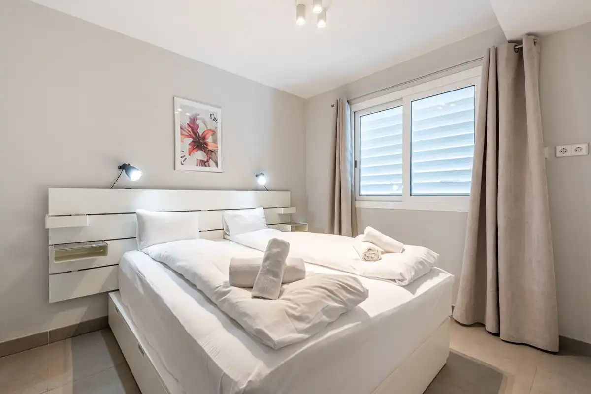 Habitación de Planta baja en venta en Fuengirola con Aire acondicionado, Calefacción y Terraza