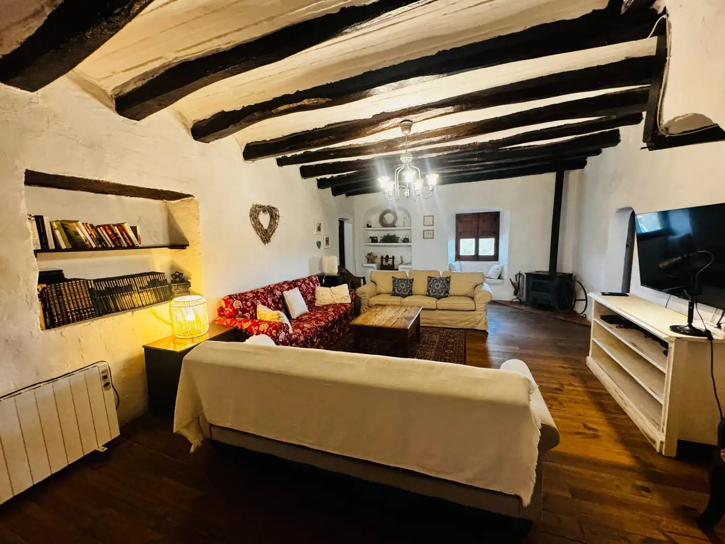 Sala de estar de Finca rústica en venta en Sant Sadurní d'Anoia con Aire acondicionado, Calefacción y Jardín privado