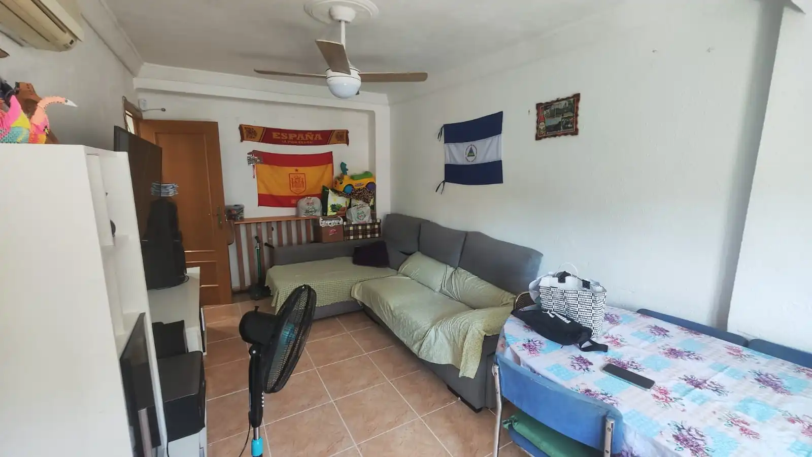 Living room of Flat for sale in Zaragoza  with Furnished