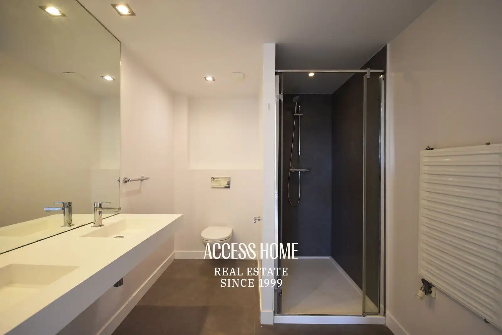 Bathroom of Flat for sale in Alella, Barcelona
