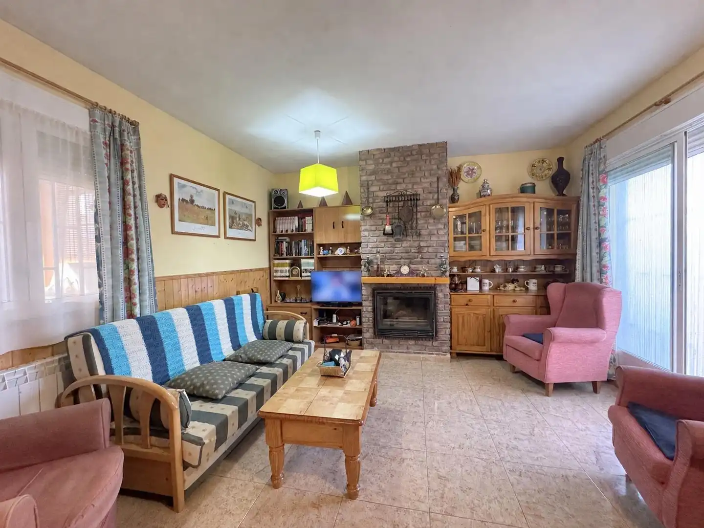 Sala de estar de Casa o chalet en venta en Herradón de Pinares con Calefacción, Jardín privado y Piscina