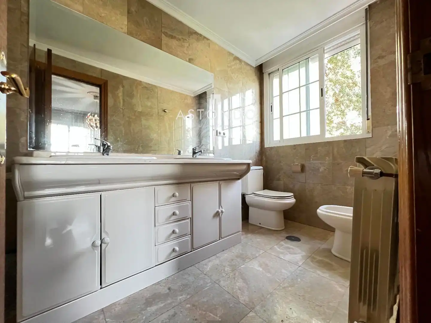 Baño de Casa o chalet de alquiler en Ciudalcampo con Calefacción, Jardín privado y Terraza