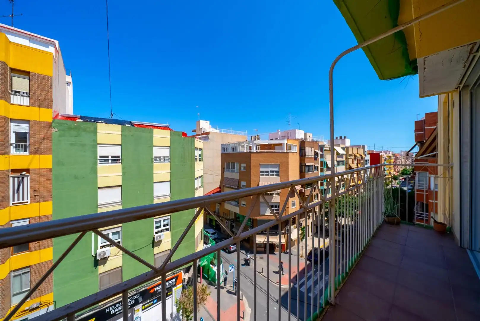 Vista exterior de Apartament de lloguer en Alicante / Alacant amb Moblat i Balcó