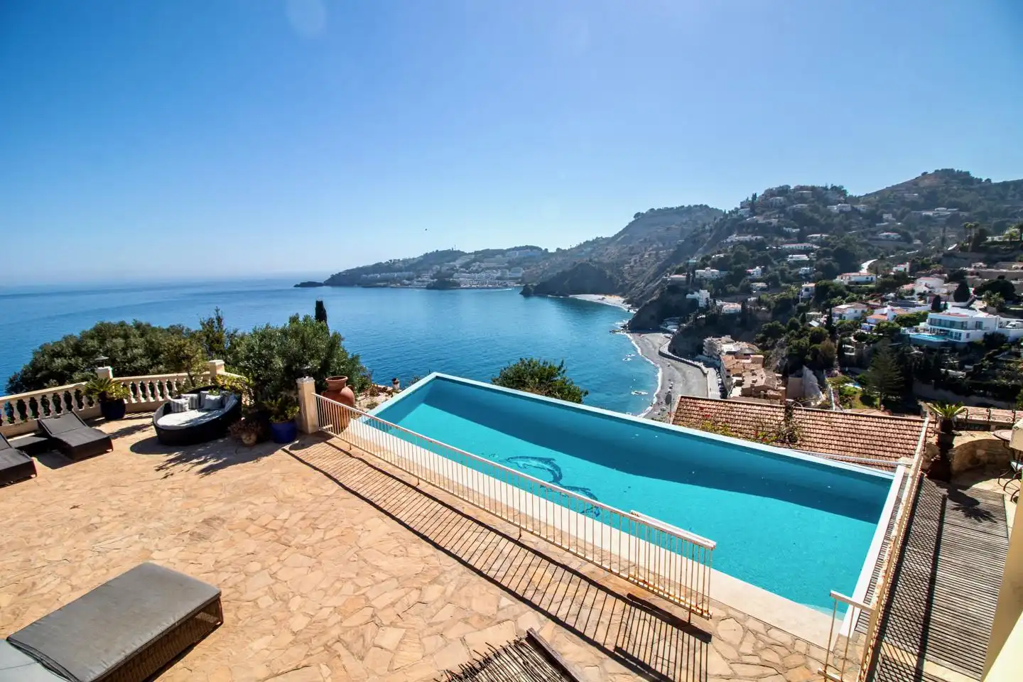 Schwimmbecken von Haus oder Chalet zum Verkauf in Almuñécar mit Klimaanlage, Privatgarten und Terrasse