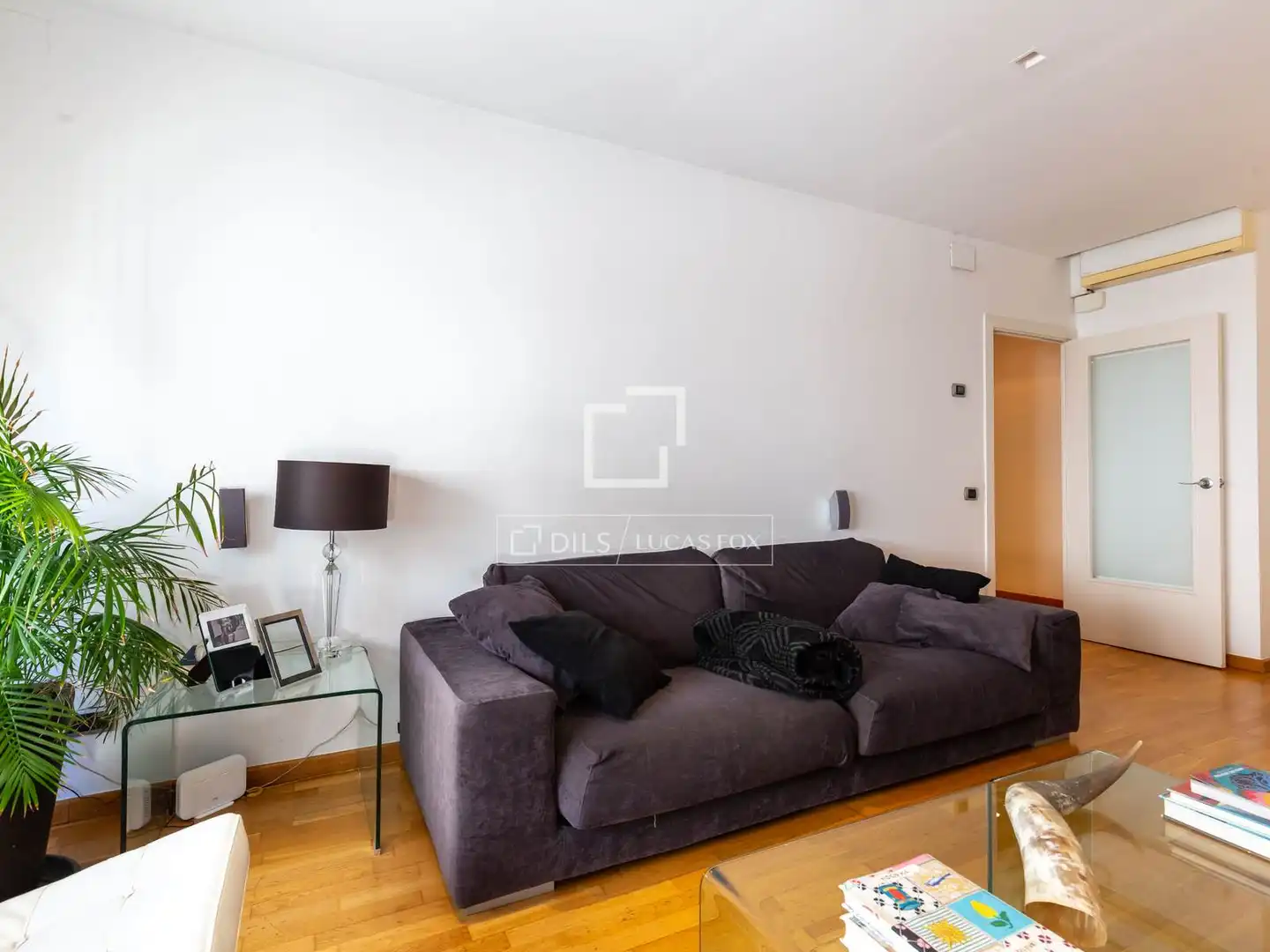 Living room of Flat for sale in Sant Just Desvern  with Air Conditioner, Heating and Parquet flooring