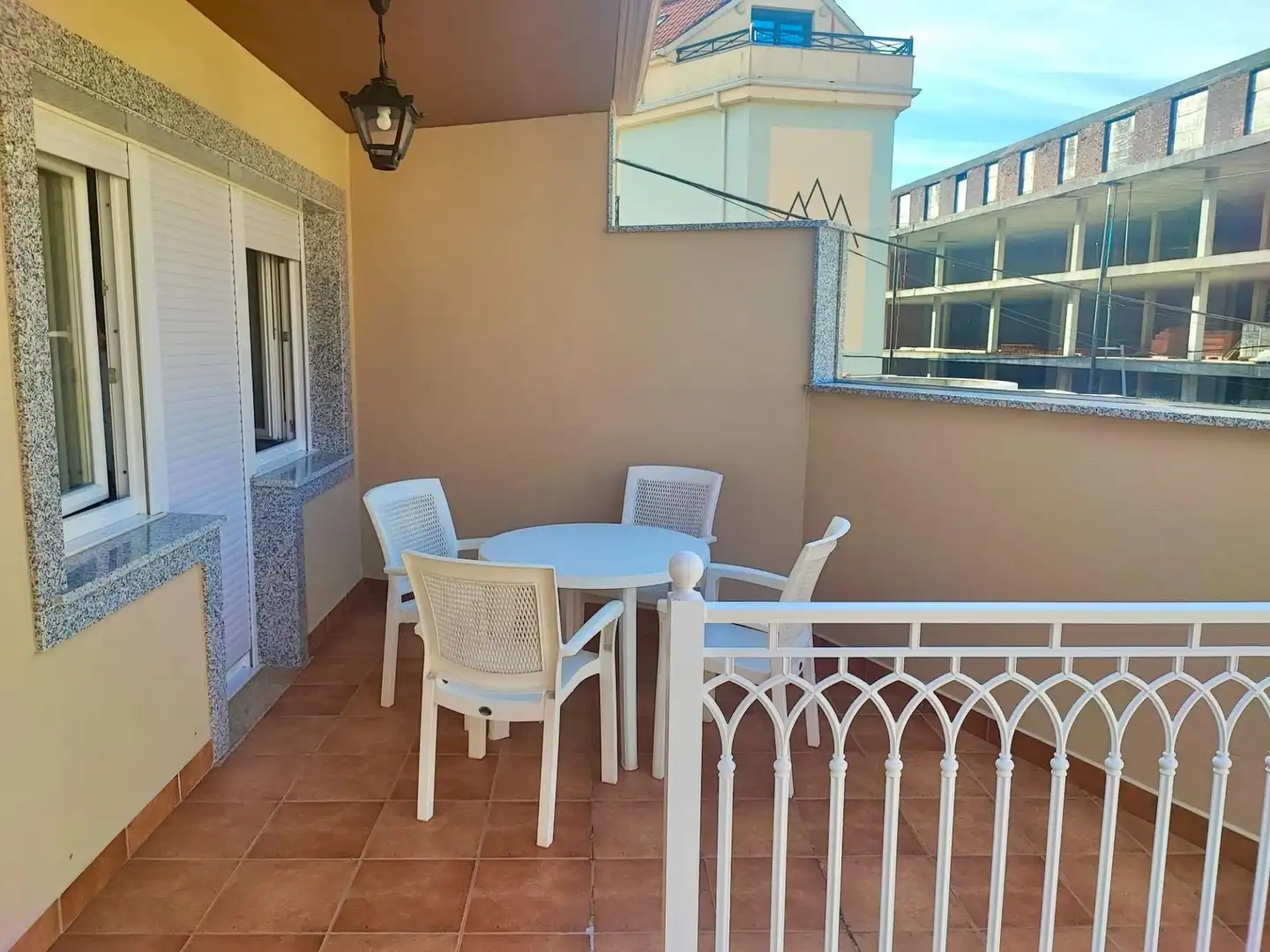 Terrassa de Casa adosada en venda en Boiro amb Terrassa, Moblat i Balcó
