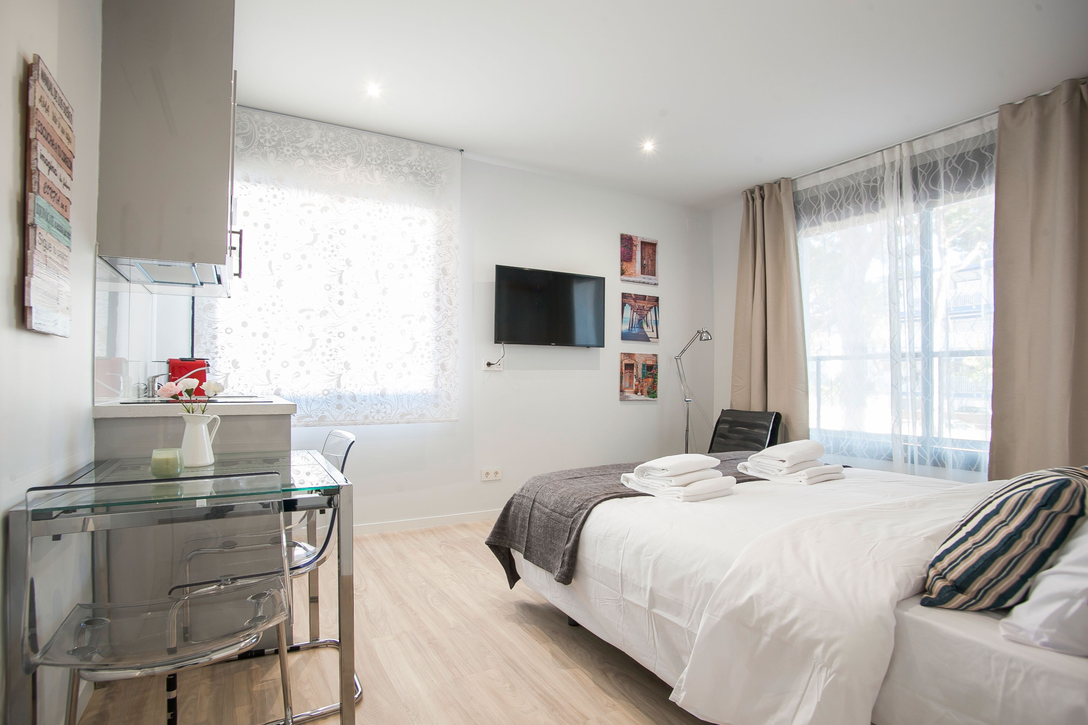 Bedroom of Study to rent in Castelldefels  with Air Conditioner, Parquet flooring and Terrace