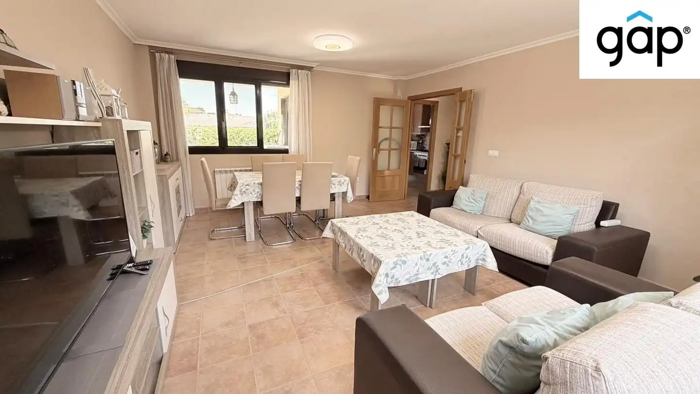 Living room of Houses for sale in Arcas del Villar  with Heating, Private garden and Furnished