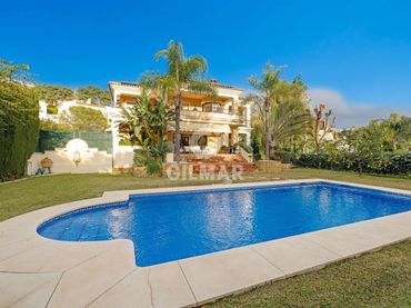 Xalet amb piscina en venda a Los Arqueros  - Puerto del Almendro