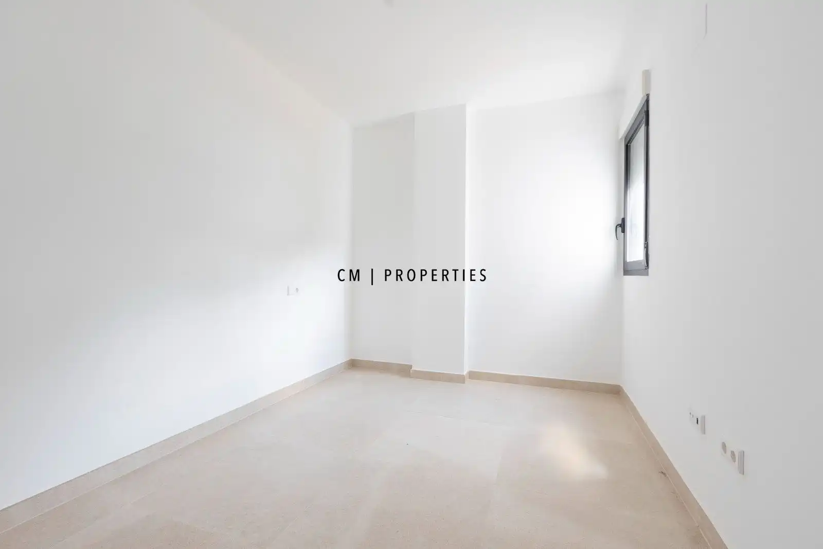 Habitación de Casa adosada en venta en Chiva con Aire acondicionado, Calefacción y Jardín privado