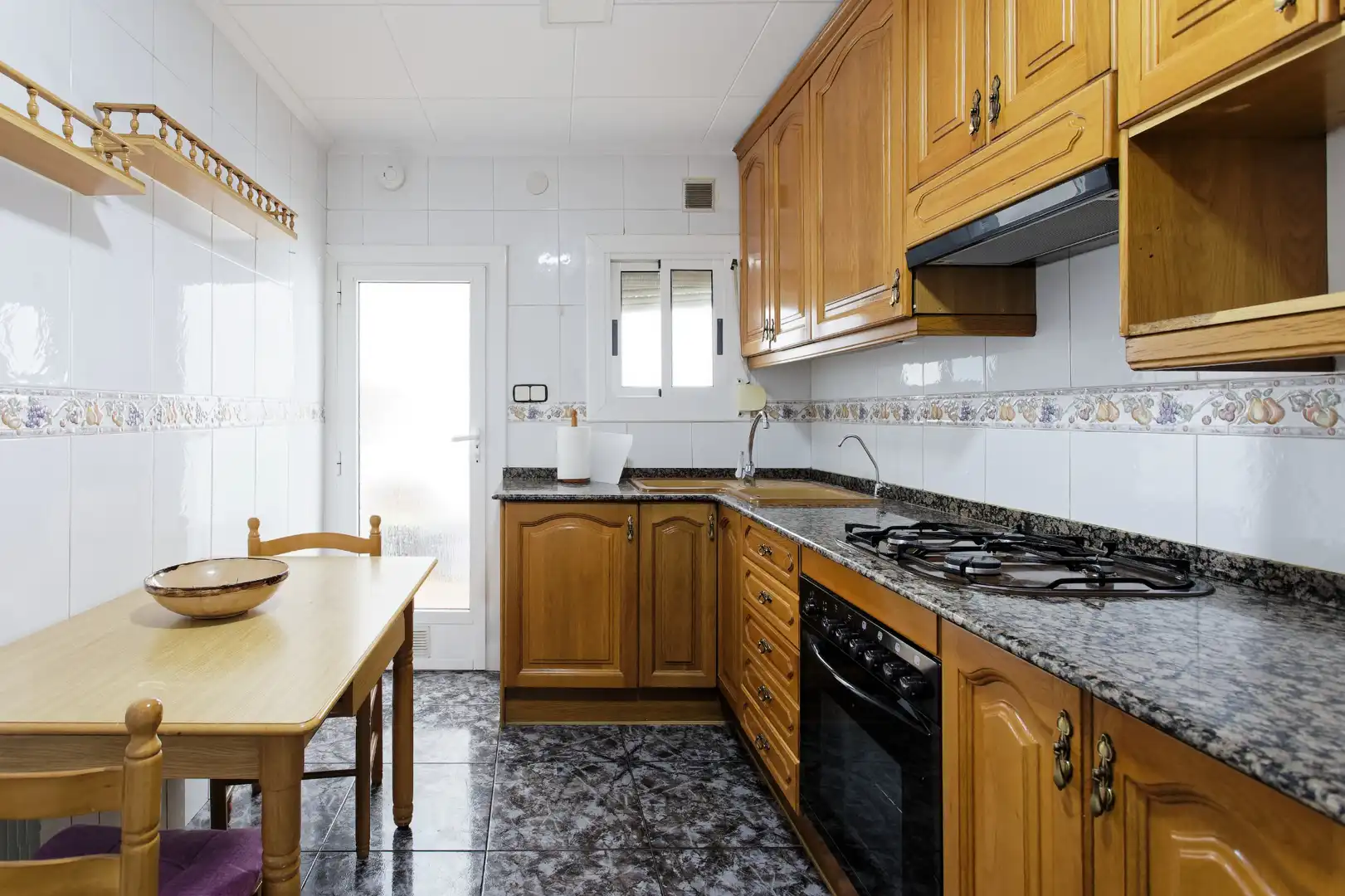 Cocina de Piso en venta en Terrassa con Parquet, Terraza y Horno