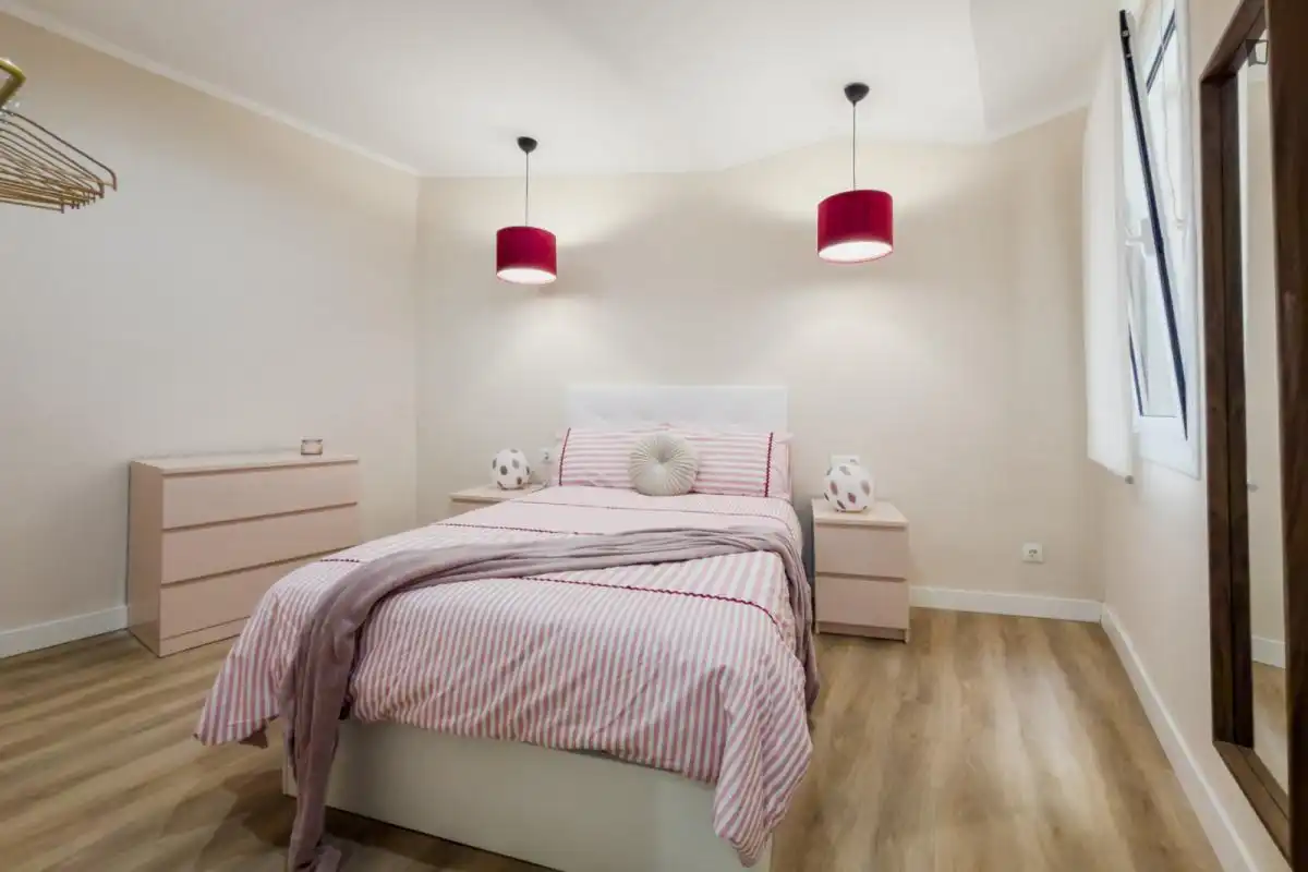 Schlafzimmer von Wohnungen zur Miete in Barcelona mit Klimaanlage, Heizung und Möbliert