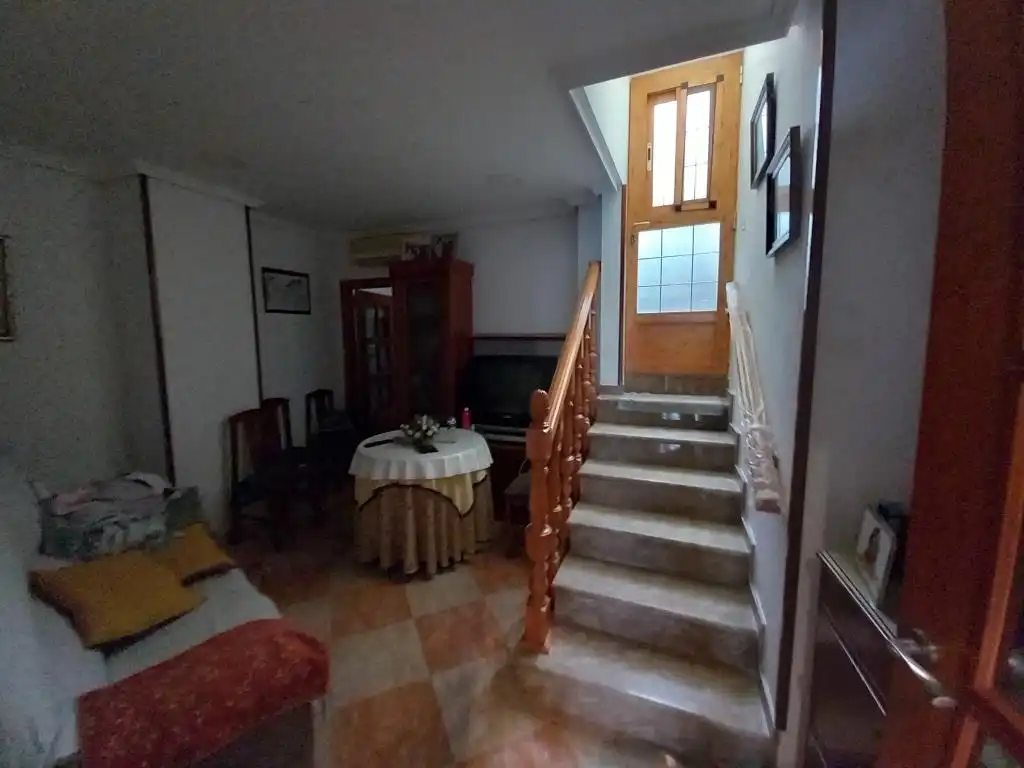 Einfamilien-Reihenhaus zum Verkauf in Martos mit Terrasse und Möbliert