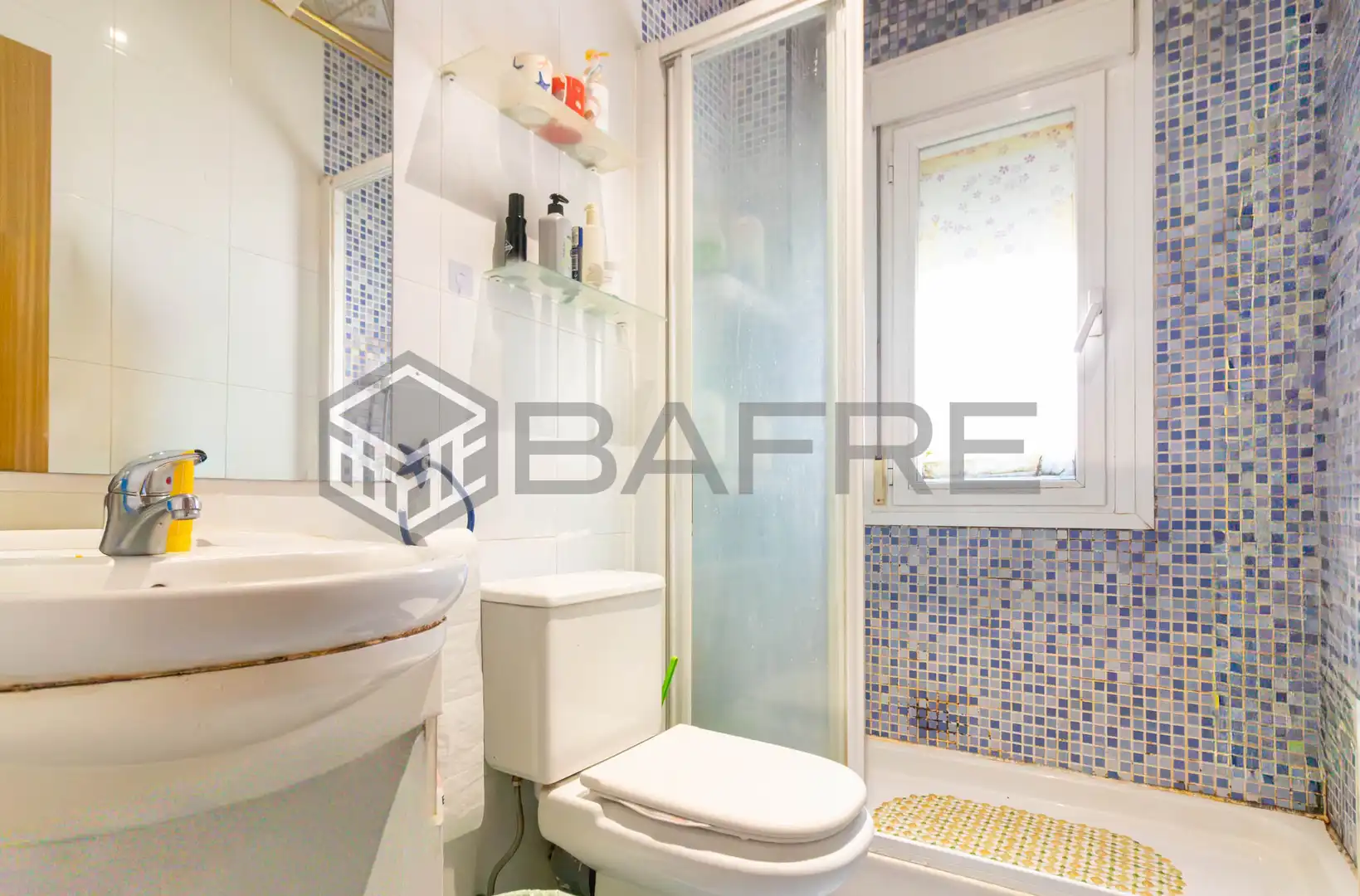 Baño de Piso en venta en Madrid con Calefacción y Parquet