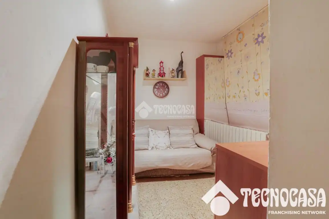 Dormitori de Pis en venda en Santa Coloma de Gramenet amb Aire condicionat, Calefacció i Balcó